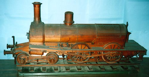 木製蒸気機関車模型